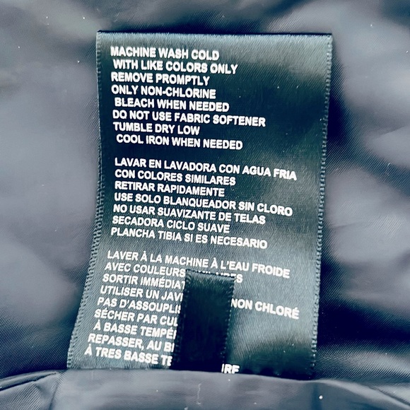 TOMMY HILFIGER~Puff Vest / Like New - Picture 8 of 12